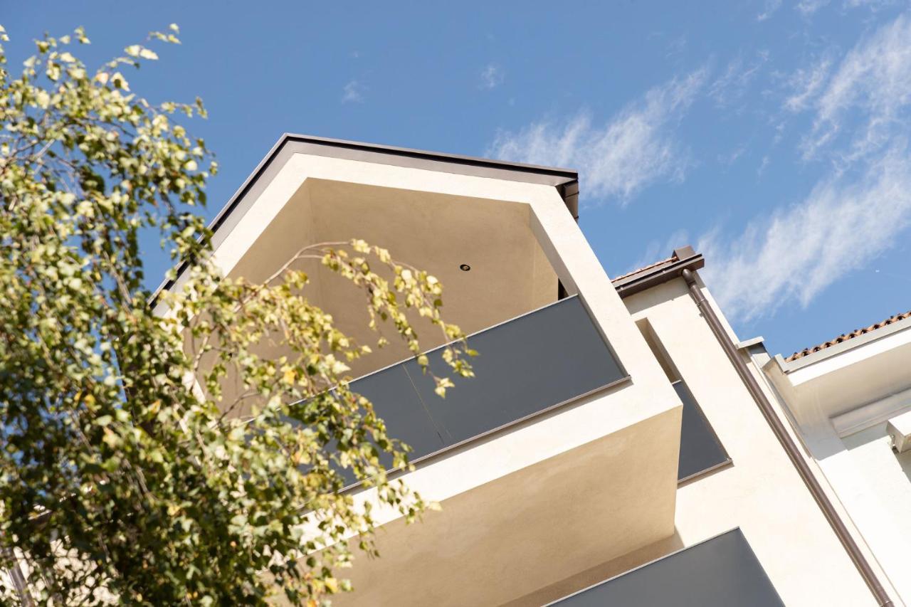 Nice Living Neue- Moderne Apartments Im Herzen Von Brixen - Kostenlose Brixencard - Ideal Fuer Familien, Paare, Geschaeftsreisende Und Allen Urlaubs Hungrigen Exteriér fotografie
